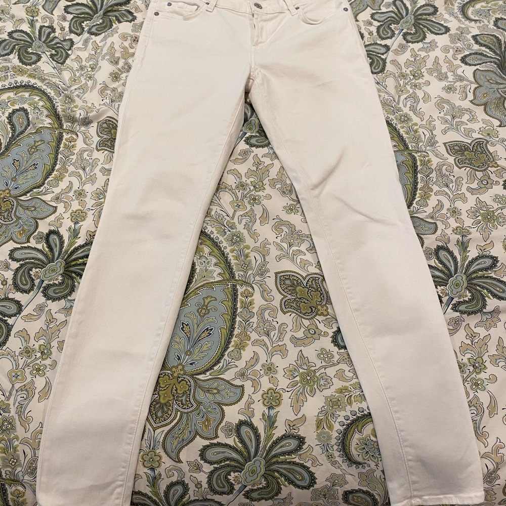 White skinny jeans- Seven7